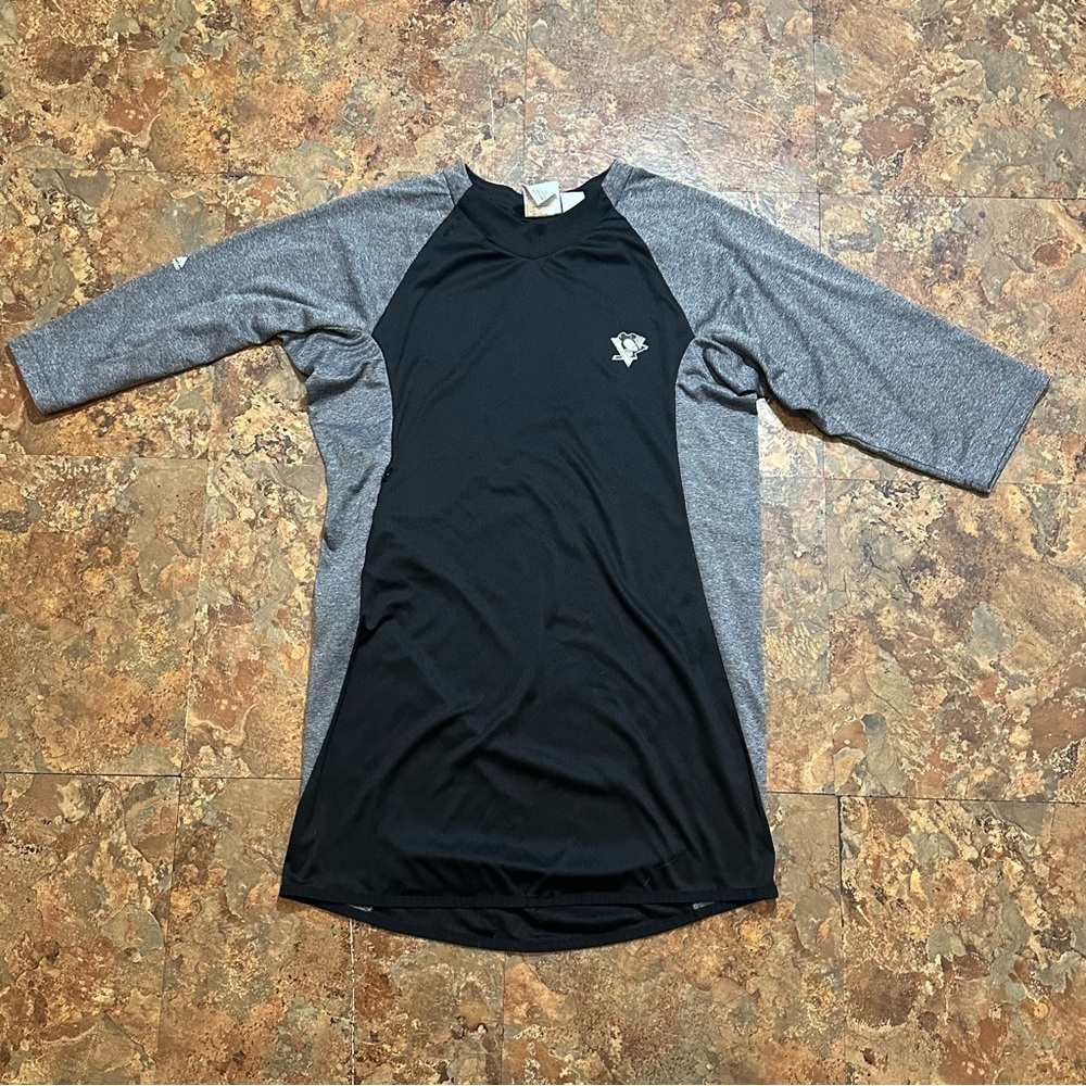 Pittsburgh Penguins NHL Hockey Black Gray Majestic Baseball Style Shirt Sz Small